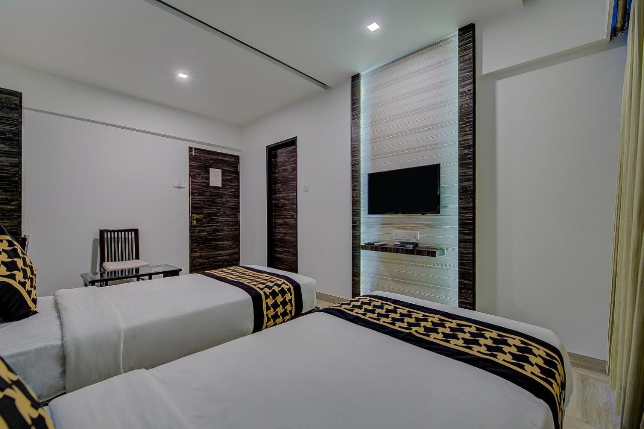 Oyo 78245 Collection O Hotel Crown Inn Нави Мумбаи Экстерьер фото