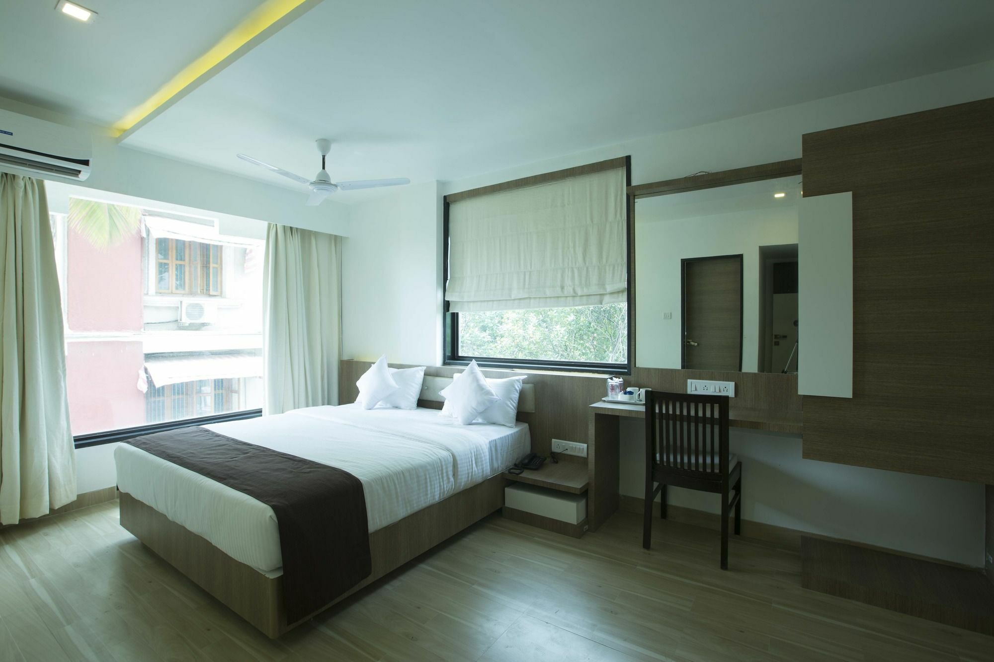 Oyo 78245 Collection O Hotel Crown Inn Нави Мумбаи Экстерьер фото