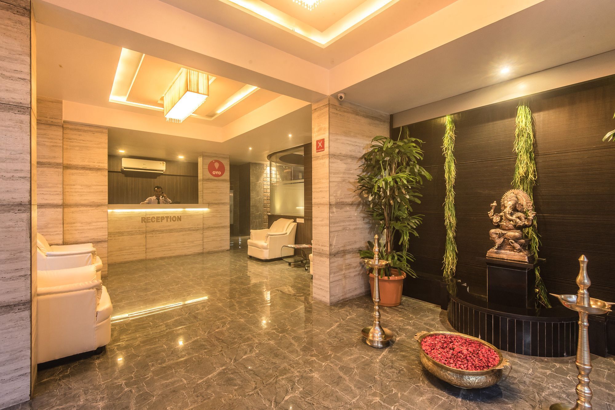 Oyo 78245 Collection O Hotel Crown Inn Нави Мумбаи Экстерьер фото