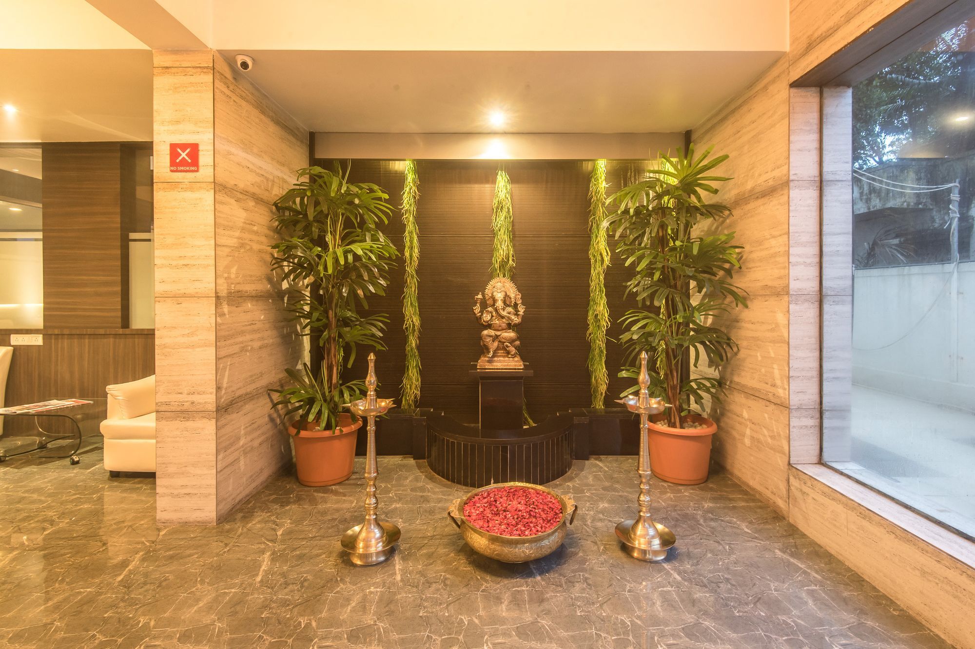 Oyo 78245 Collection O Hotel Crown Inn Нави Мумбаи Экстерьер фото