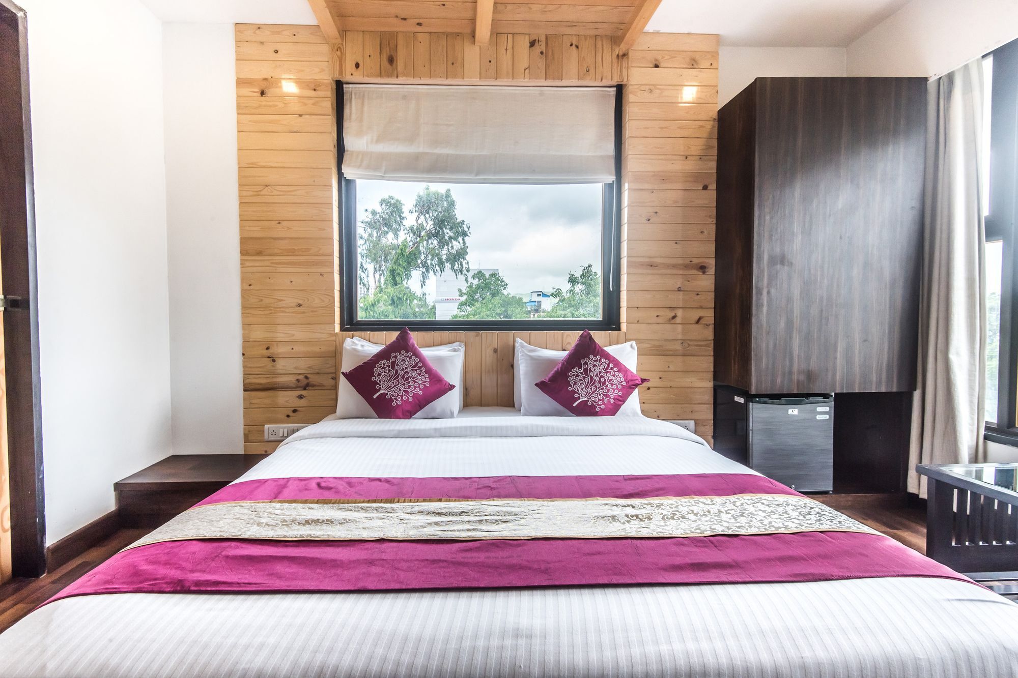 Oyo 78245 Collection O Hotel Crown Inn Нави Мумбаи Экстерьер фото